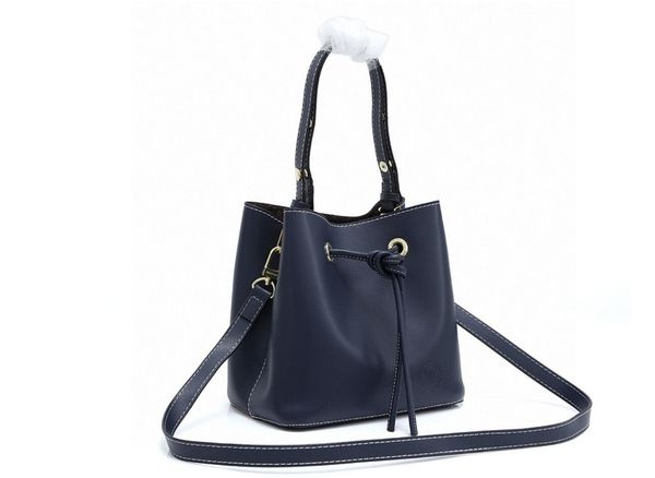 classic style vintage old flower canvas boston pillow bag embroidery thread paris fashion week messenger bag goddess shoulder wallet famous, Blue;pink
classic style vintage old flower canvas boston pillow bag embroidery thread paris fashion week messenger bag goddess shoulder wallet famous, Blue;pink