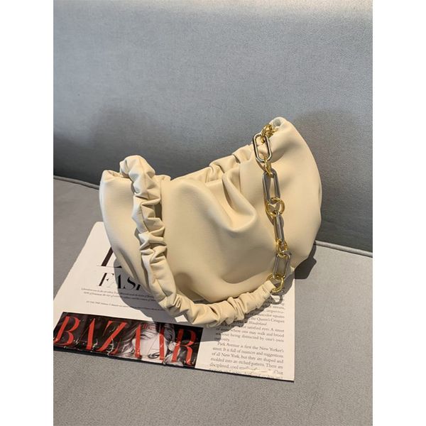 design hand cloud fold one shoulder niche design white 2021 soft leather cowhide chain underarm bag female summer tide, Red;black
design hand cloud fold one shoulder niche design white 2021 soft leather cowhide chain underarm bag female summer tide, Red;black