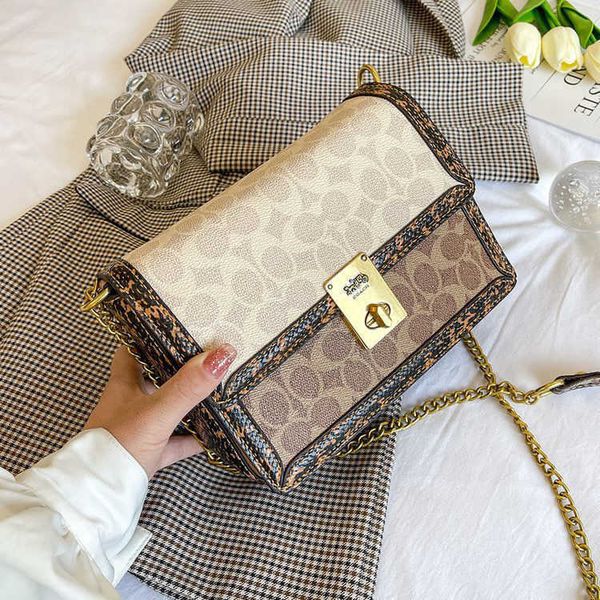 fashion new small square bag for women's versatile korean printing bag color contrast trend shoulder bag manhattan foreign style studen
fashion new small square bag for women's versatile korean printing bag color contrast trend shoulder bag manhattan foreign style studen