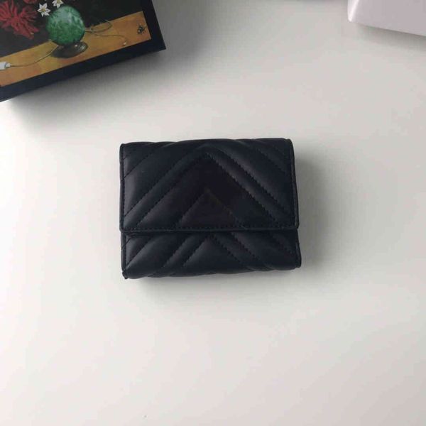 2022 new g soho female designer wallet men and women folding card holder passport long walletwith box, Red;black
2022 new g soho female designer wallet men and women folding card holder passport long walletwith box, Red;black