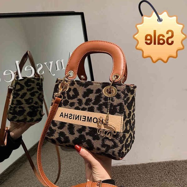 women's bag new 2021 diana niche design korean messenger s hand trend fashion
women's bag new 2021 diana niche design korean messenger s hand trend fashion