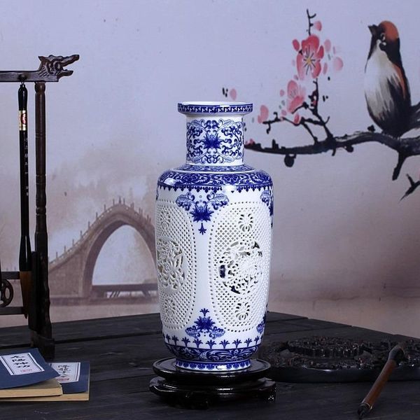 blue and white porcelain vase ceramic handicraft ornaments household storage tank living room home decoration accessories
blue and white porcelain vase ceramic handicraft ornaments household storage tank living room home decoration accessories