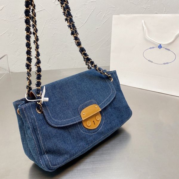 design purse medieval denim chain messenger bag vintage single shoulder armpit high capacity tote bag
design purse medieval denim chain messenger bag vintage single shoulder armpit high capacity tote bag