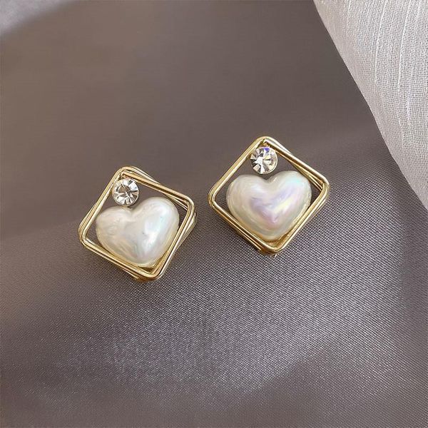 stud 2021 arrival trendy simple elegant simulated-pearl love heart earrings for women fashion crystal geometric jewelry, Golden;silver
stud 2021 arrival trendy simple elegant simulated-pearl love heart earrings for women fashion crystal geometric jewelry, Golden;silver