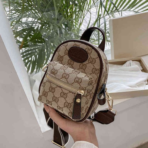 2022 factory outlet canvas fashion letter color contrast single shoulder leisure versatile messenger bag zpcn
2022 factory outlet canvas fashion letter color contrast single shoulder leisure versatile messenger bag zpcn