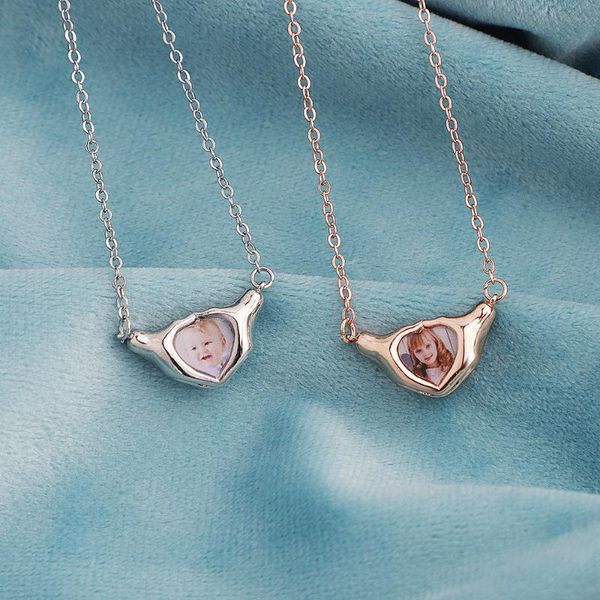 pendant necklaces customized full color picture necklace classic personalized love heart shaped copper material anniversary gift, Silver
pendant necklaces customized full color picture necklace classic personalized love heart shaped copper material anniversary gift, Silver