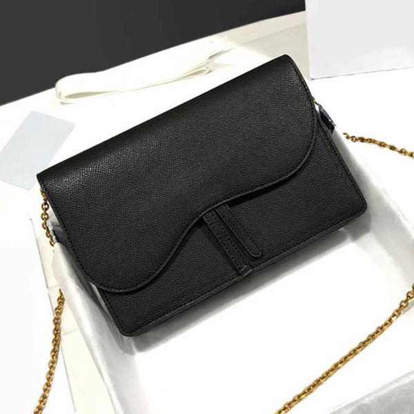 7a+fashion the new series s5620 impressed grain face tactile calfskin saddle chain clutch gold vintage metal accessories lined with calfskin
7a+fashion the new series s5620 impressed grain face tactile calfskin saddle chain clutch gold vintage metal accessories lined with calfskin