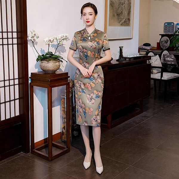 ethnic clothing women summer retro slim cheongsam flower print middle aged mom qipao exquisite vintage button trim traditional chinese dress, Red
ethnic clothing women summer retro slim cheongsam flower print middle aged mom qipao exquisite vintage button trim traditional chinese dress, Red