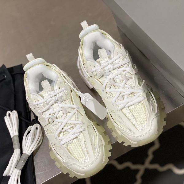 2021s women's men shoes scasual sneaker imported cowhide non-slip wear outsole casual sneakers with five soles new air cushion in candy, Red;white
2021s women's men shoes scasual sneaker imported cowhide non-slip wear outsole casual sneakers with five soles new air cushion in candy, Red;white