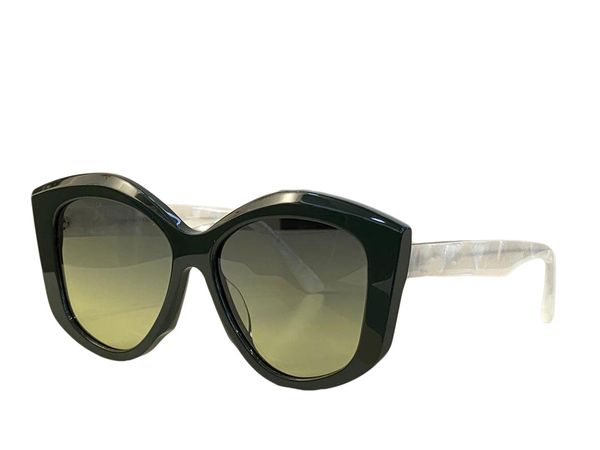 sunglasses for women summer style 0126s anti-ultraviolet retro plate full frame fashion eyeglasses random box, White;black
sunglasses for women summer style 0126s anti-ultraviolet retro plate full frame fashion eyeglasses random box, White;black