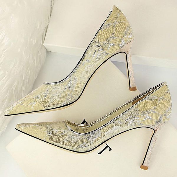 2021 women 8.5cm high heels valentine lace mesh pumps lady summer hollow embroider silver pumps heels scarpins luxury prom shoes, Black
2021 women 8.5cm high heels valentine lace mesh pumps lady summer hollow embroider silver pumps heels scarpins luxury prom shoes, Black