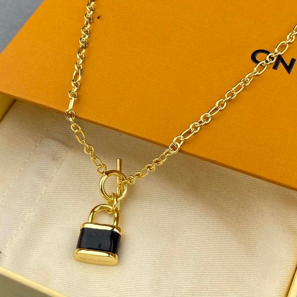 2021 charm bracelets luxury brand designer jewelry ladies necklace gold lock pendant men elegant silver chain necklaces
2021 charm bracelets luxury brand designer jewelry ladies necklace gold lock pendant men elegant silver chain necklaces