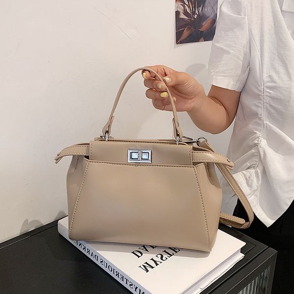 women 2021 new trend fashion temperament lock women's bag diana single shoulder messenger hand
women 2021 new trend fashion temperament lock women's bag diana single shoulder messenger hand