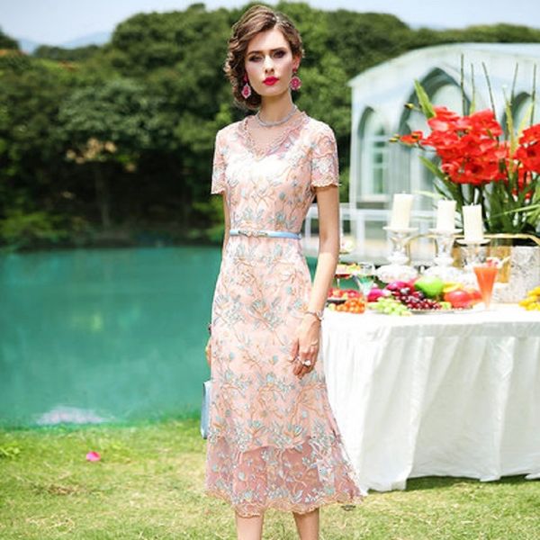 2021 new fashion embroidered women's summer dress elegant and dignified slim fit v-neck skin mid length skirt with belt plus lze6, Black;gray
2021 new fashion embroidered women's summer dress elegant and dignified slim fit v-neck skin mid length skirt with belt plus lze6, Black;gray