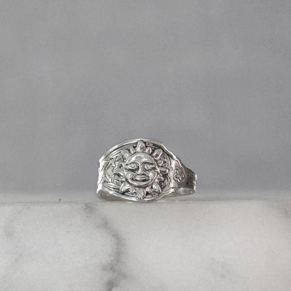 cluster rings bohemia sunshine ring silver color sun spoon women fashion boho party jewelry thumb statement fingers, Golden;silver
cluster rings bohemia sunshine ring silver color sun spoon women fashion boho party jewelry thumb statement fingers, Golden;silver