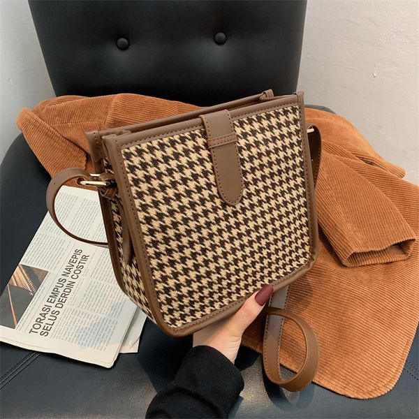 hangbags qianniaoge korean minority design messenger small square bag women's 2021 fashion versatile shoulder
hangbags qianniaoge korean minority design messenger small square bag women's 2021 fashion versatile shoulder