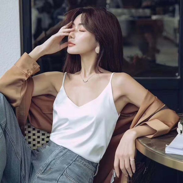 2021 new women's traceless licou collar vest, solid color, super soft, slim, breathable, summer, ikhr, White
2021 new women's traceless licou collar vest, solid color, super soft, slim, breathable, summer, ikhr, White