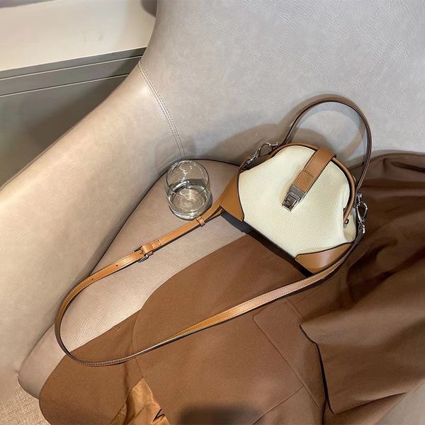 design hand togo head leather clip 2021 new fashion one shoulder portable shell bag female hzeq
design hand togo head leather clip 2021 new fashion one shoulder portable shell bag female hzeq