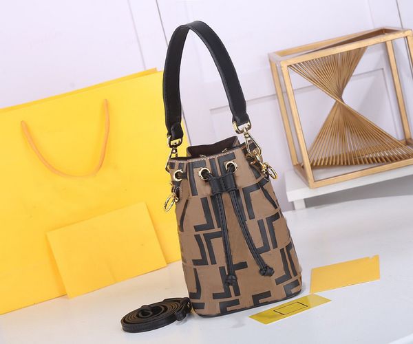 designer luxury storage bag bucket cowhide embossed portable mini shoulder messenger simple female
designer luxury storage bag bucket cowhide embossed portable mini shoulder messenger simple female