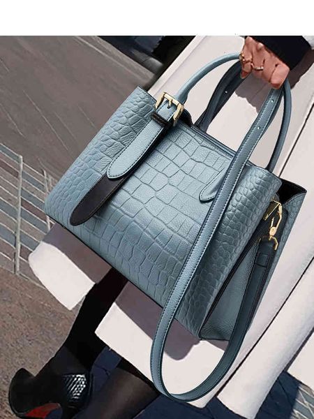 new style bag texture large capacity women's 2021 new fashion simple commuting hand atmosphere one shoulder slant span
new style bag texture large capacity women's 2021 new fashion simple commuting hand atmosphere one shoulder slant span