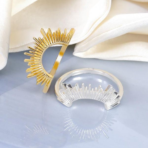wedding rings gold color sunshine for women girls gift geometric minimalist queen crown ring femme bride jewelry 2021, Slivery;golden
wedding rings gold color sunshine for women girls gift geometric minimalist queen crown ring femme bride jewelry 2021, Slivery;golden