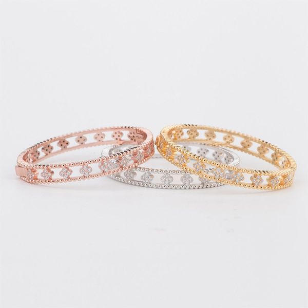 nice beautiful women's bracelet party fashion small flower classic micro inlaid zirconia bracelet women's bracelet gift, Black
nice beautiful women's bracelet party fashion small flower classic micro inlaid zirconia bracelet women's bracelet gift, Black