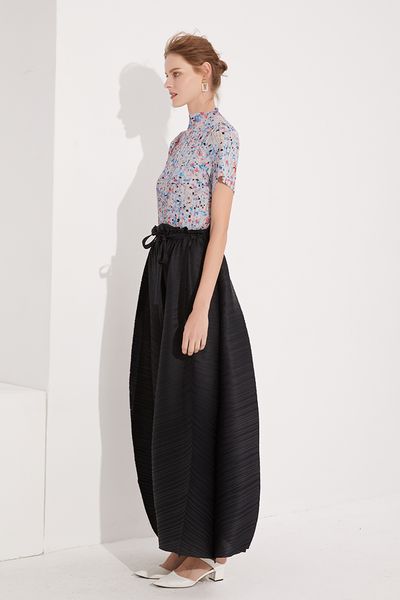 2021 new pleated broad leg harem pants women spring summer loose belt trousers black aesthetic clothes tp5002 gxro, Black;white
2021 new pleated broad leg harem pants women spring summer loose belt trousers black aesthetic clothes tp5002 gxro, Black;white