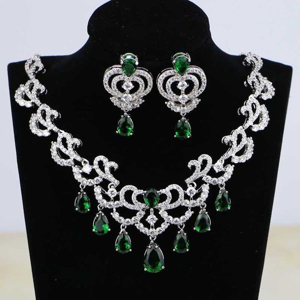 silver color bridal jewelry water drop green cubic zirconia white crystal for women wedding earrings pendant necklace h1022
silver color bridal jewelry water drop green cubic zirconia white crystal for women wedding earrings pendant necklace h1022