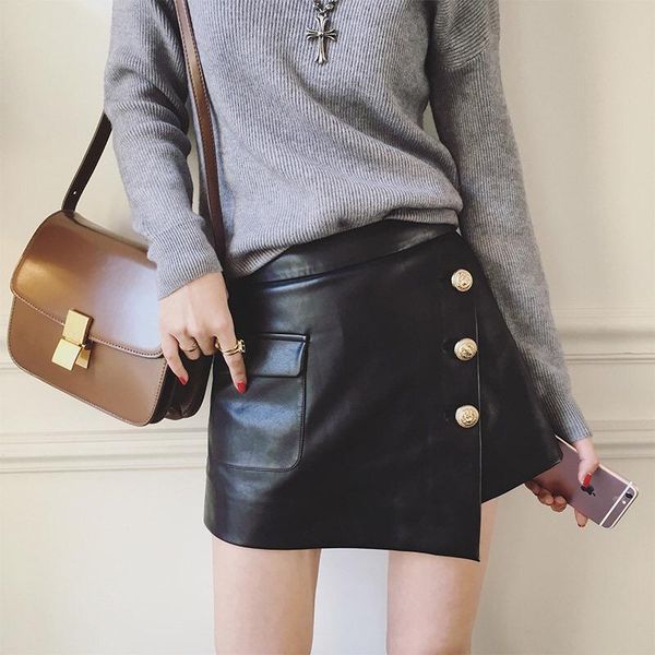 women's shorts natural sheepskin genuine leather 2021 fashion female short design a real slim hip black h621, White;black
women's shorts natural sheepskin genuine leather 2021 fashion female short design a real slim hip black h621, White;black