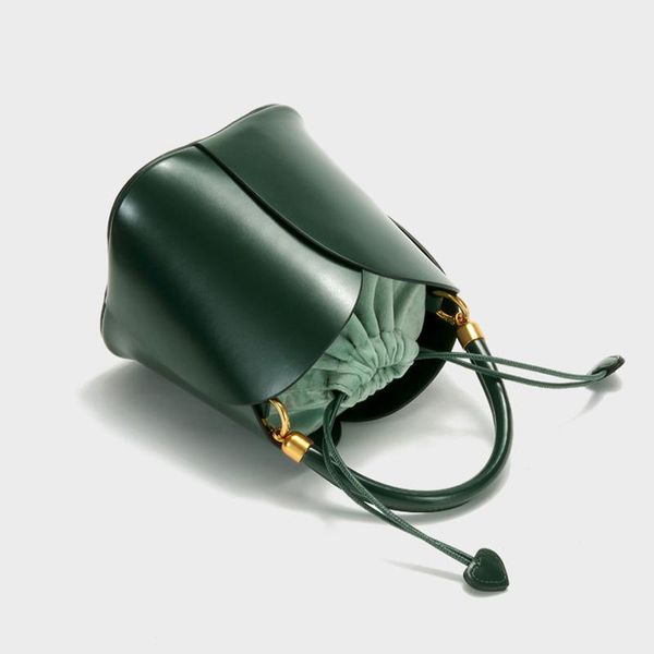 evening bags bag female 2021 autumn and winter niche design single shoulder texture flower cylindrical bucket tide woman
evening bags bag female 2021 autumn and winter niche design single shoulder texture flower cylindrical bucket tide woman
