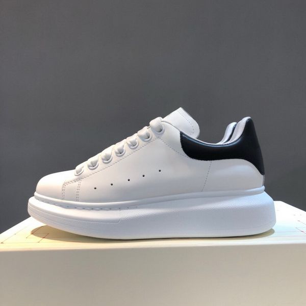2022 High Quality Luxury Design Casual Couple Shoes Men and Women Thick Bottom Platform Sneakers White Shoes Plus Size 44
2022 High Quality Luxury Design Casual Couple Shoes Men and Women Thick Bottom Platform Sneakers White Shoes Plus Size 44