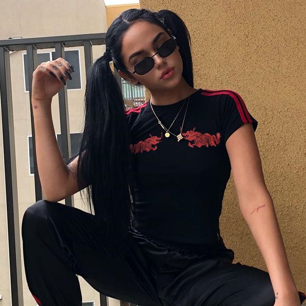 2021 black short sleeve women crop casual t shirts cotton print chinese dragon side ribbon striped t-shirt, White
2021 black short sleeve women crop casual t shirts cotton print chinese dragon side ribbon striped t-shirt, White