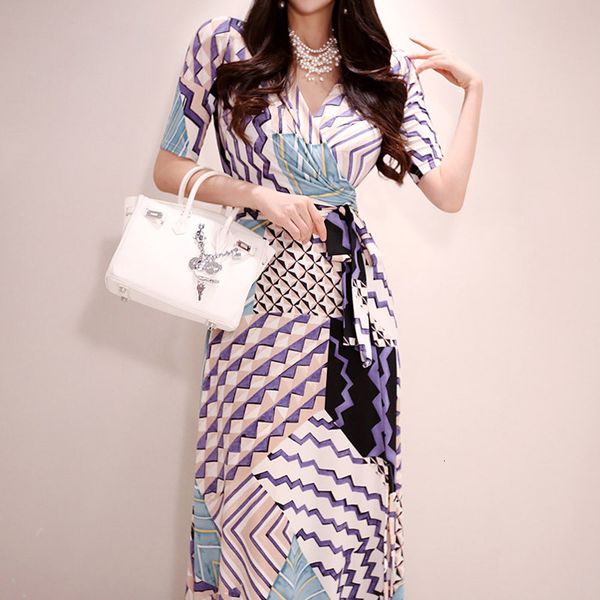 new arrival fashion beach women elegant summer v-neck short sleeve simple temperament office lady print a-line dress 3a20, White;black
new arrival fashion beach women elegant summer v-neck short sleeve simple temperament office lady print a-line dress 3a20, White;black