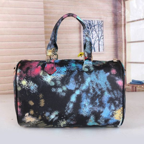 fashion brand christmas men day packs letter printing women's travel bag splash ink printing 33*18*20cm
fashion brand christmas men day packs letter printing women's travel bag splash ink printing 33*18*20cm