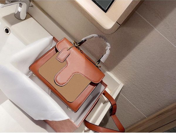 classic fashion brand designs women handbags imitation 2021 genuine leather tote flap flower crossbody purse wholesale
classic fashion brand designs women handbags imitation 2021 genuine leather tote flap flower crossbody purse wholesale