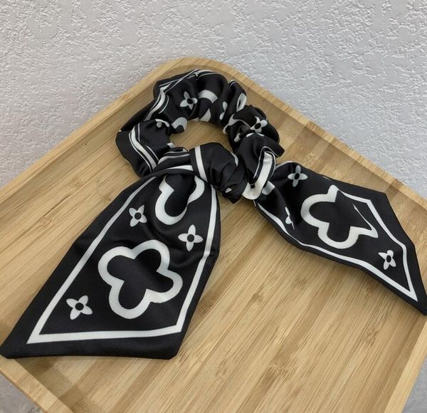 15style women scrunchies hairbands letter print satin hair bands large intestine hair ties ropes girls ponytail holder hair accessories
15style women scrunchies hairbands letter print satin hair bands large intestine hair ties ropes girls ponytail holder hair accessories