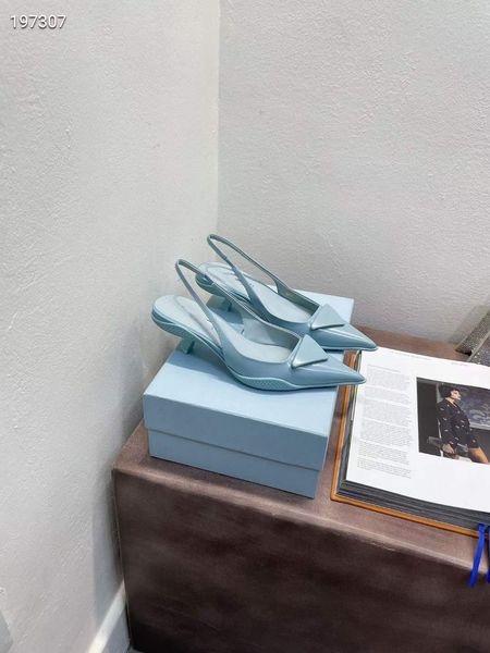 2022 letter bow knot high heel shoes women runway pointed toe low heel shoes woman gladiaor sandals lady brand design mesh flat shoes 0624, Black
2022 letter bow knot high heel shoes women runway pointed toe low heel shoes woman gladiaor sandals lady brand design mesh flat shoes 0624, Black