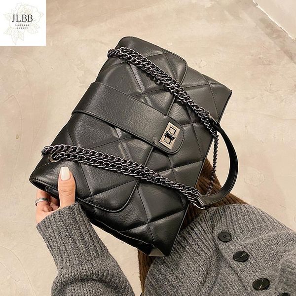 vintage lingge chains women shoulder bags designer luxury crossbody messenger bag lady big flap purses good quality large totes
vintage lingge chains women shoulder bags designer luxury crossbody messenger bag lady big flap purses good quality large totes