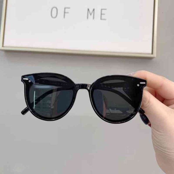 children's polarized sunglasses are good goods. the shopkeeper pushes money uv protection girls boys fashion children, White;black
children's polarized sunglasses are good goods. the shopkeeper pushes money uv protection girls boys fashion children, White;black