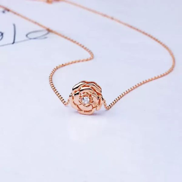 s925 silver mini camellia necklace plated with rose gold female pendant temperament designer hollow flower clavicle chain
s925 silver mini camellia necklace plated with rose gold female pendant temperament designer hollow flower clavicle chain