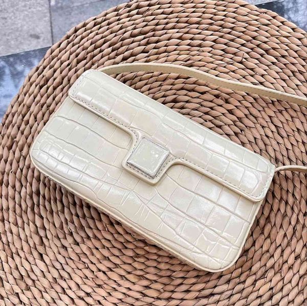 summer 2021 new leather bag women s fashion mini small square single shoulder messenger bag crocodile mobile phone luxury designer
summer 2021 new leather bag women s fashion mini small square single shoulder messenger bag crocodile mobile phone luxury designer