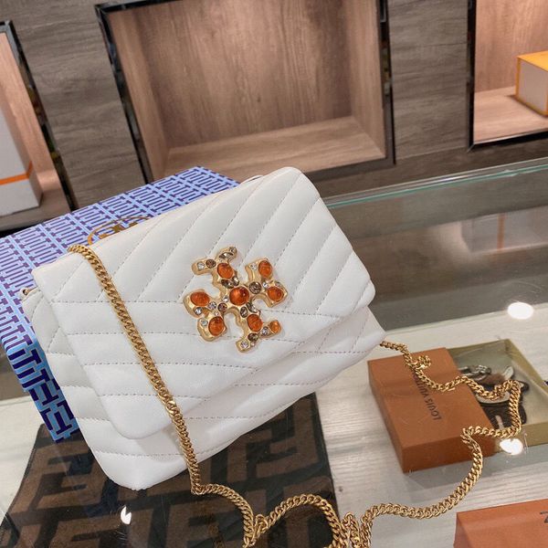 2021 new european and american fashion women's bag wedding bag rhombic pattern burst oil wax messenger bag single shoulder portable cha
2021 new european and american fashion women's bag wedding bag rhombic pattern burst oil wax messenger bag single shoulder portable cha