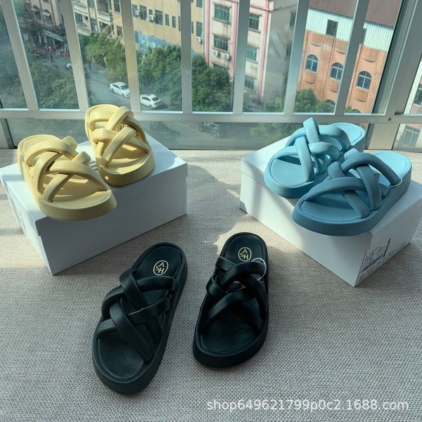 luxury shoes fashion 2021 summer style external wear flat bottom with one-line button raised dad women's sandals, Black
luxury shoes fashion 2021 summer style external wear flat bottom with one-line button raised dad women's sandals, Black