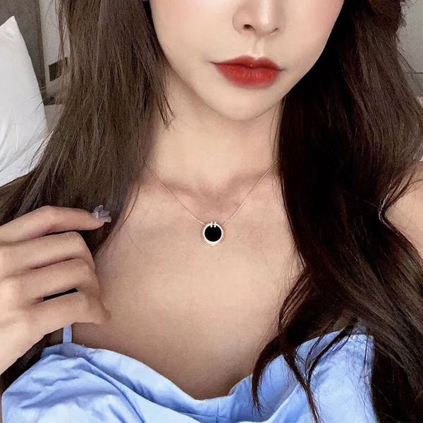 pendant designer necklace gift classic heart shape women fashion gold silver luxury jewelry there are exquisite gift boxes
pendant designer necklace gift classic heart shape women fashion gold silver luxury jewelry there are exquisite gift boxes