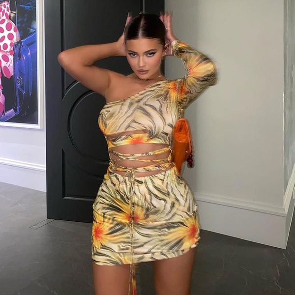 casual dresses 2021 floral vintage print one sleeve cut out bandage mini dress autumn winter women fashion streetwear outfits, Black;gray
casual dresses 2021 floral vintage print one sleeve cut out bandage mini dress autumn winter women fashion streetwear outfits, Black;gray