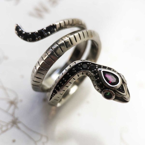 snake ring, black gem, classic european women's exquisite jewelry, new sterling silver temptation gift 2020925
snake ring, black gem, classic european women's exquisite jewelry, new sterling silver temptation gift 2020925