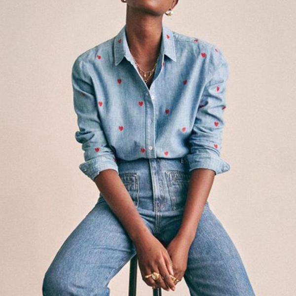 2021 spring and autumn new heart-shaped embroidery long-sleeved lapel single-breasted denim shirt women r1hy, White
2021 spring and autumn new heart-shaped embroidery long-sleeved lapel single-breasted denim shirt women r1hy, White