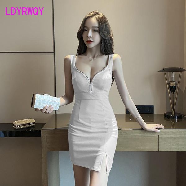low-cut tight-fitting strap dress halter split hip female office lady polyester sheath sleeveless nightclub women's sexy, Black;gray
low-cut tight-fitting strap dress halter split hip female office lady polyester sheath sleeveless nightclub women's sexy, Black;gray