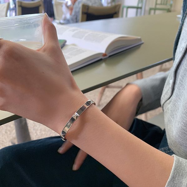 925 sterling silver feminine style, geometric rivet bracelet, hip-hop fashion temperament, mori's minority hand accessories, Slivery;golden
925 sterling silver feminine style, geometric rivet bracelet, hip-hop fashion temperament, mori's minority hand accessories, Slivery;golden