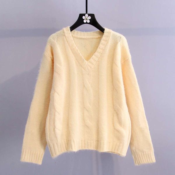v-neck twist pullover women's new loose lazy short sweater for autumn and winter 2020, White;black
v-neck twist pullover women's new loose lazy short sweater for autumn and winter 2020, White;black